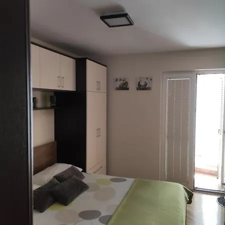 Apartman Ura * ماكارسكا