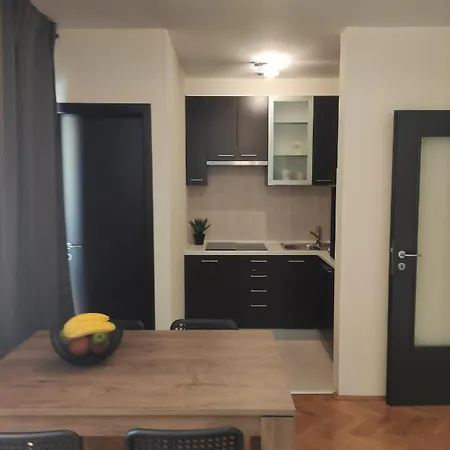 Apartman Ura شقة ماكارسكا