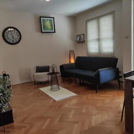 Apartman Ura *